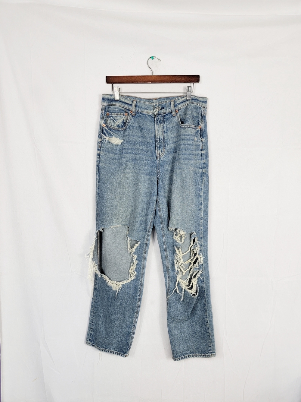 American Eagle Size 10 Short Strigid Jeans